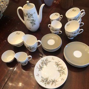 Royal Adderley 'Arcadia' Bone 34 piece set